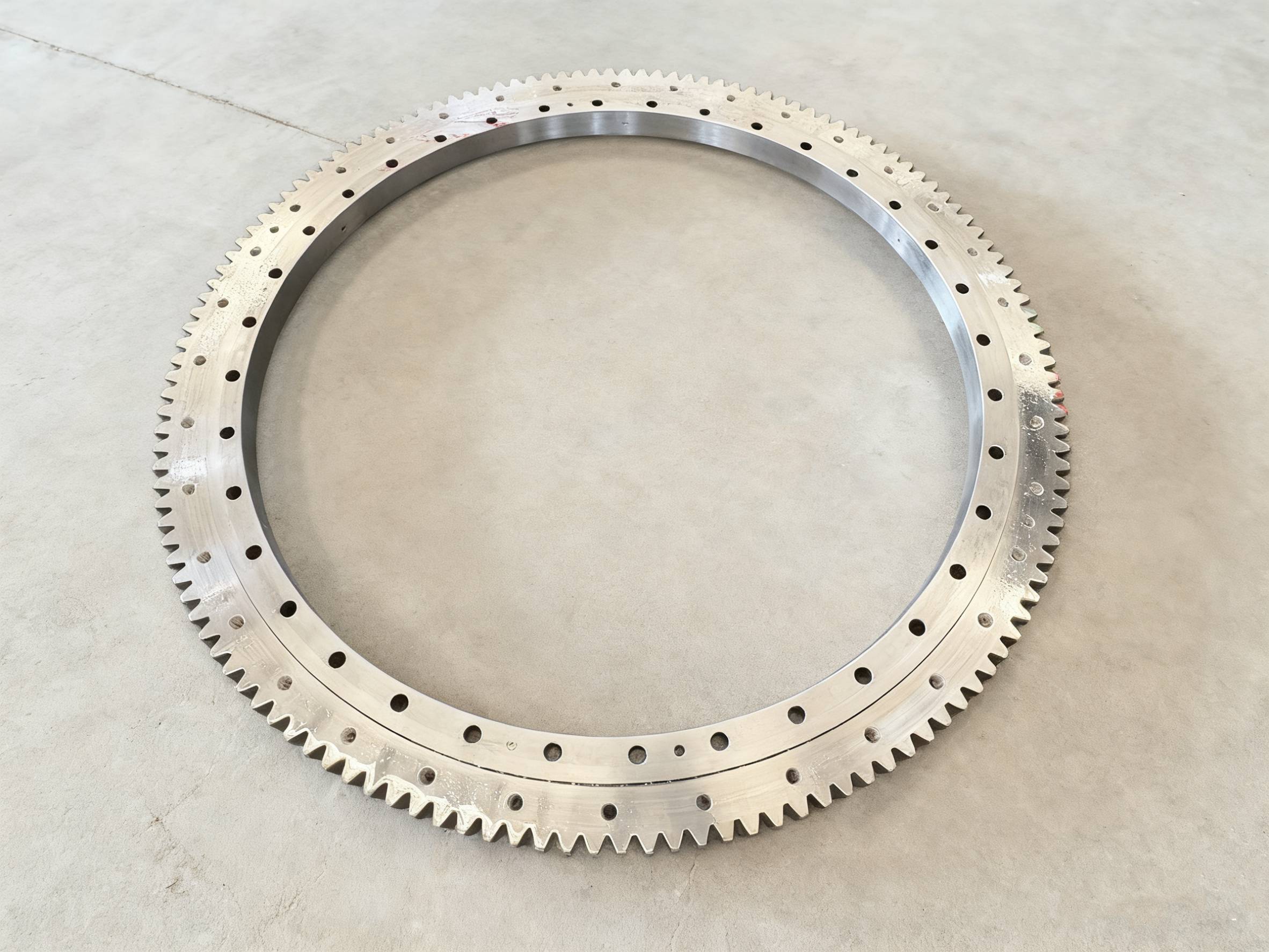 Single-row ball slewing ring