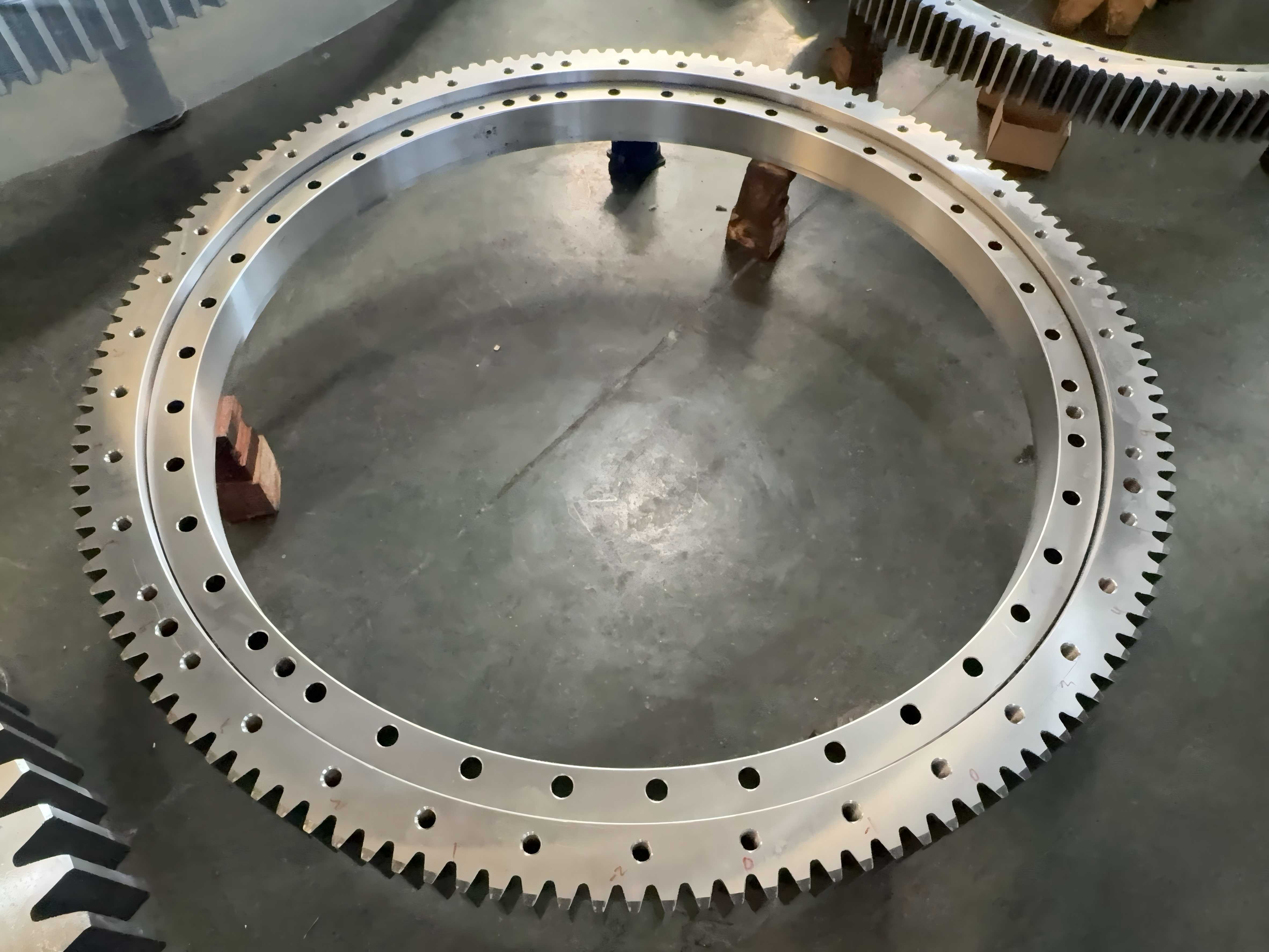 How to select slewing bearing？