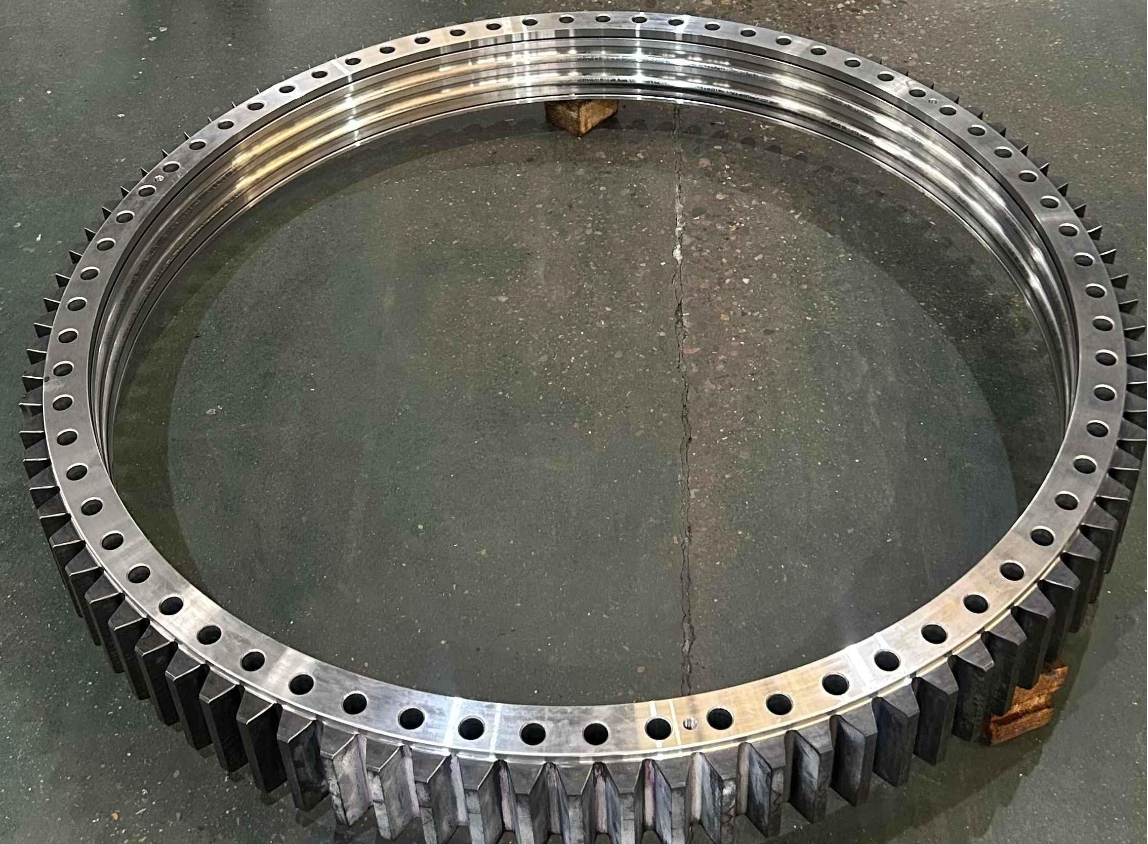 How to install and maintain a slewing bearing？