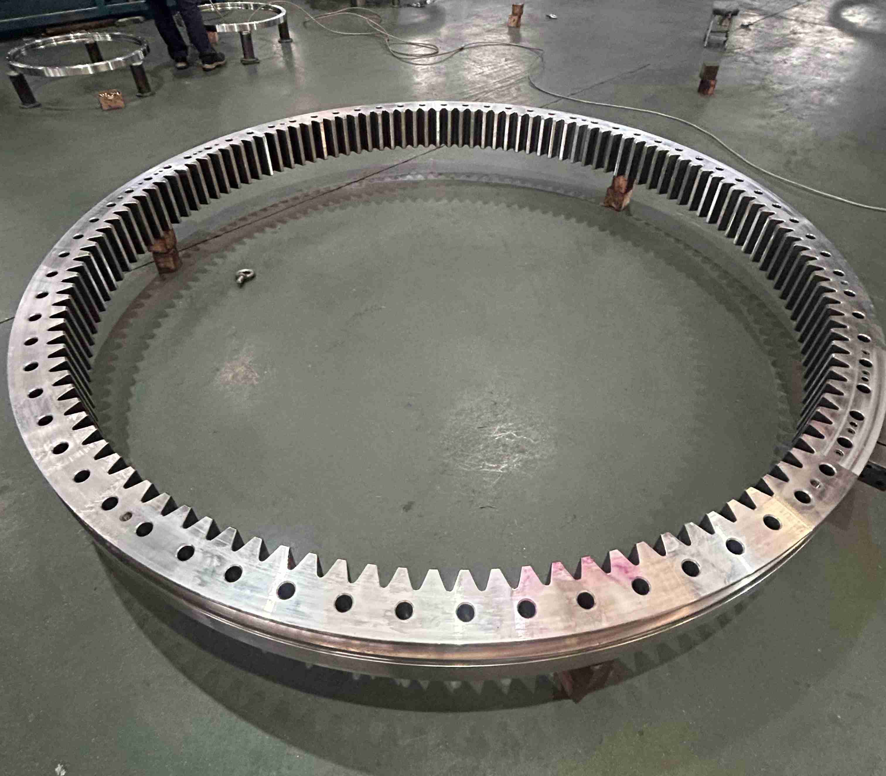 slewing ring.jpg